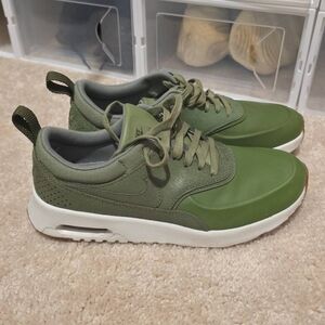Nike Kids Sneakers in Olive Green and White